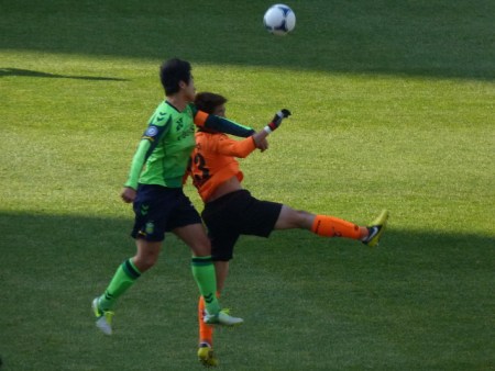 0 - Lee Dong Gook jumping