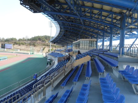 The main curvy stand.