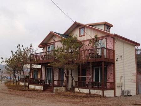 Only one room with a bed.