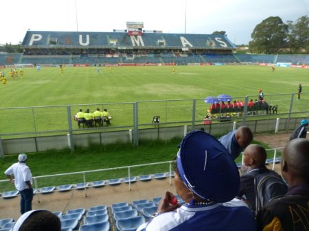 The uncovered stand.